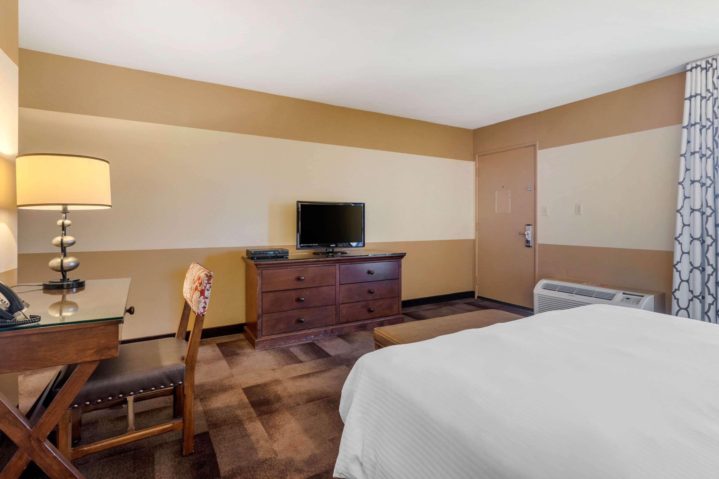 Carlton Oaks Lodge, Ascend Hotel Collection سانتي المظهر الخارجي الصورة