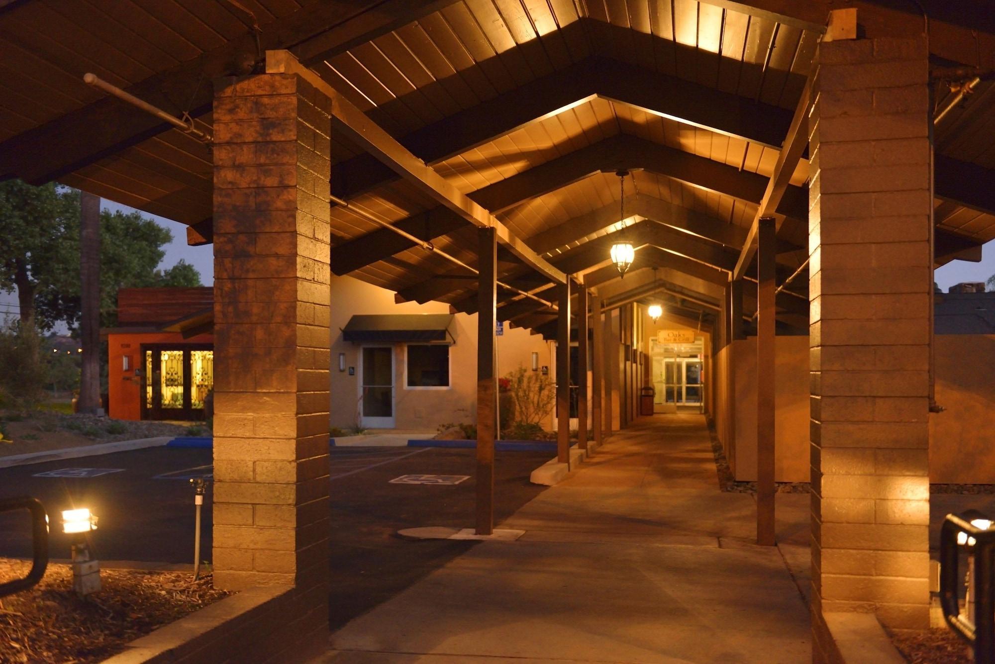 Carlton Oaks Lodge, Ascend Hotel Collection سانتي المظهر الخارجي الصورة